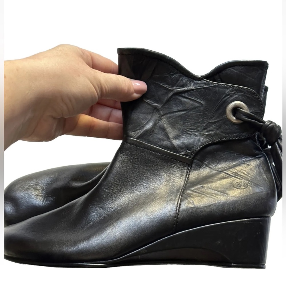 Josef Seibel Size 5.5-6 Black Leather Back Tie Low Heel Ankle Boots Booties